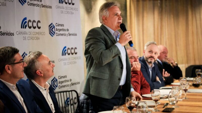 Llaryora participó de un encuentro con la Cámara de Comercio de Córdoba