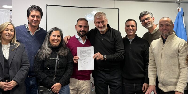 Trece centros vecinales firmaron contratos de comodato para sus sedes