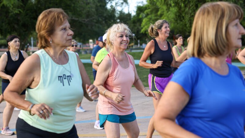 El Parque del Kempes sigue en movimiento: las clases de aeróbica continúan durante el invierno