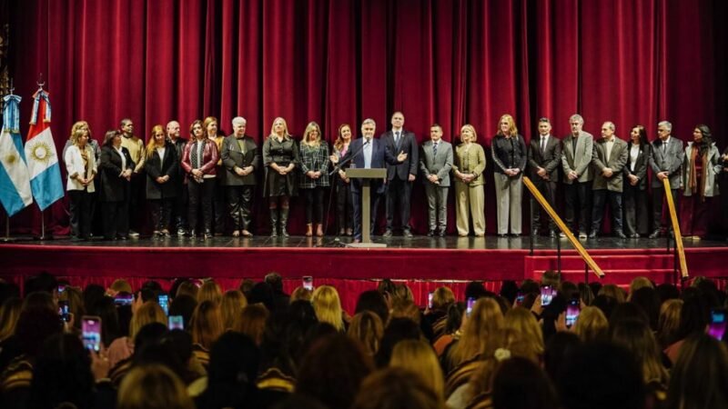 Córdoba lideró las Pruebas Aprender 2025 y Llaryora reconoció a los docentes por los resultados