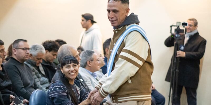 Lindas noticias: Ex Limpiavidrios finalizaron un programa de reinserción laboral y se encuentran trabajando formalmente
