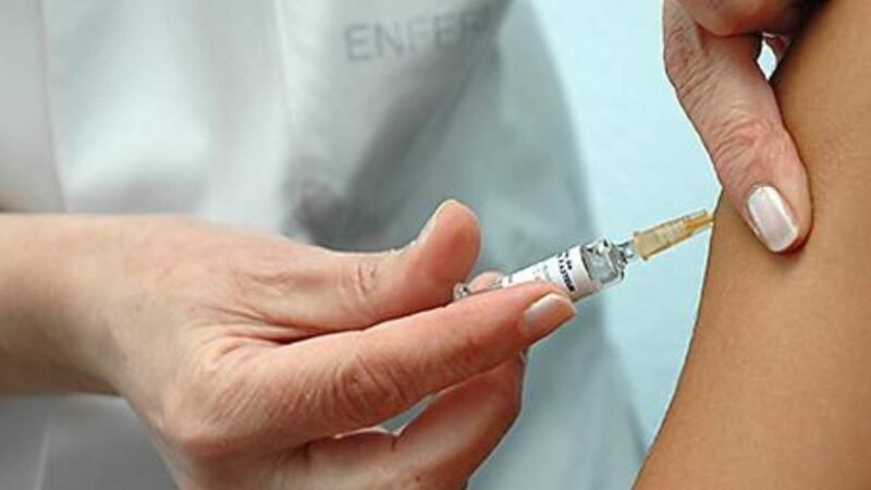 Doce Centros de Salud y la DEM Centro abrirán sus puertas el sábado para vacunar de manera gratuita