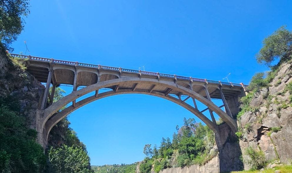 Este lunes comienza la restricción al tránsito por obras en el puente sobre el vertedero del Embalse Río Tercero