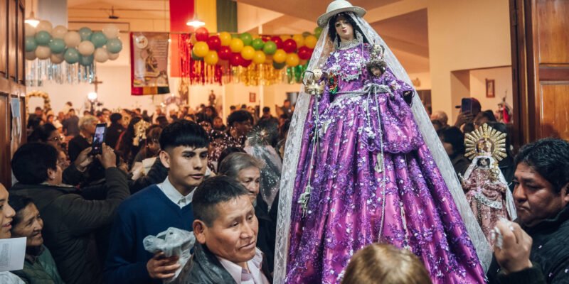 Con la tradicional entrada folklórica y la misa, Villa El Libertador celebrará a la Virgen de Urkupiña